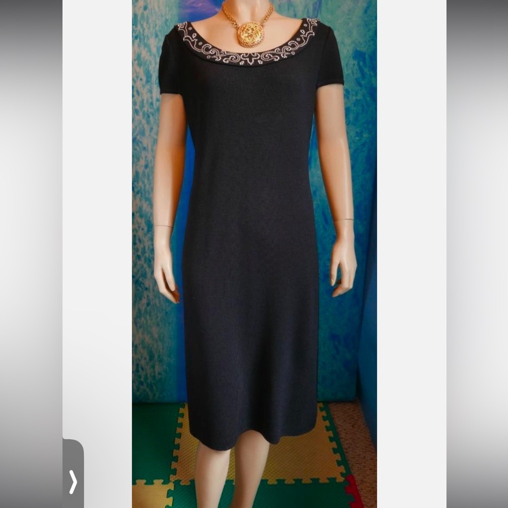 St. John Evening Black Dress w/ White/Black Embellished Collar EUC
